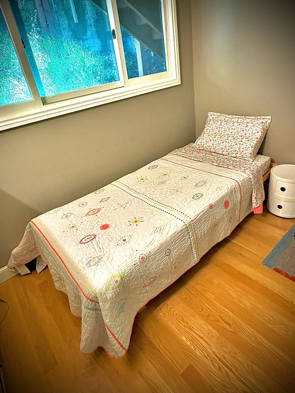 Jenni Kayne x Pottery Barn Kids / Quilt and complete sheet set (Twin size)